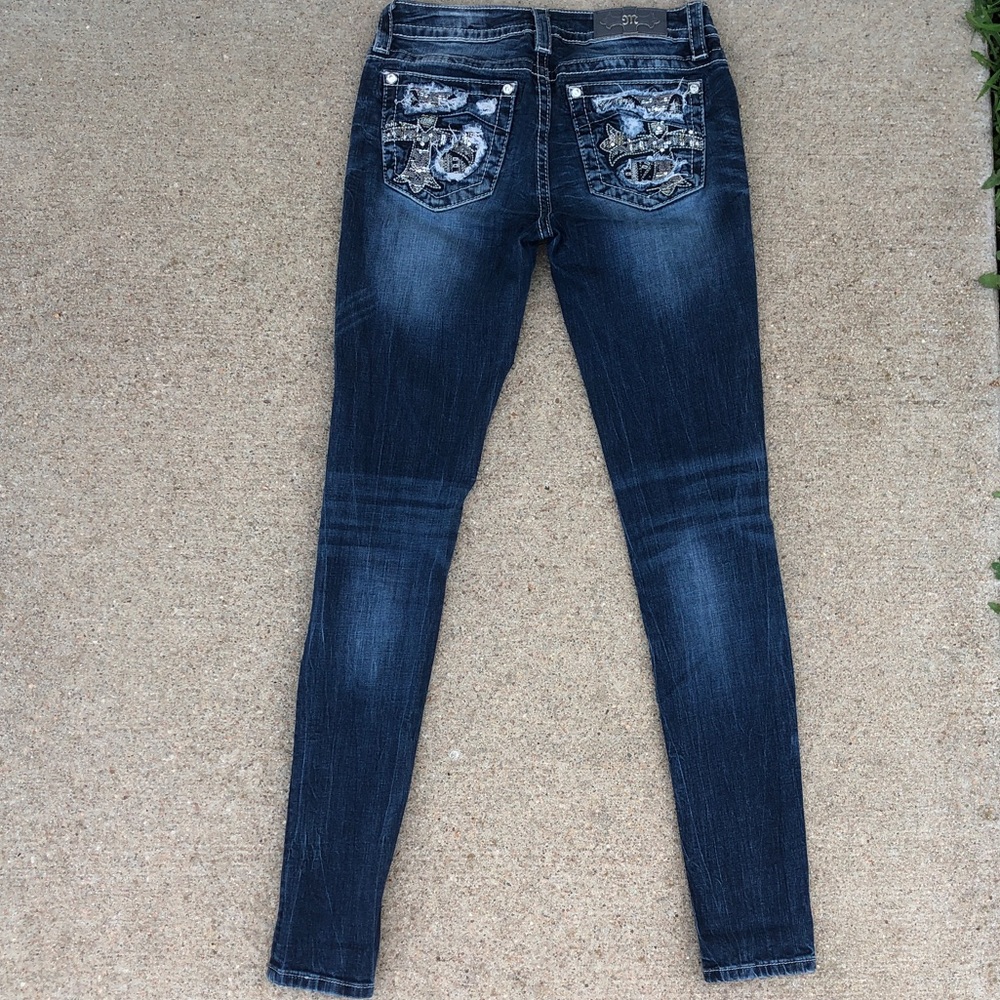 ✨SOLD✨Miss Me Skinny Jeans - Picture 3 of 5